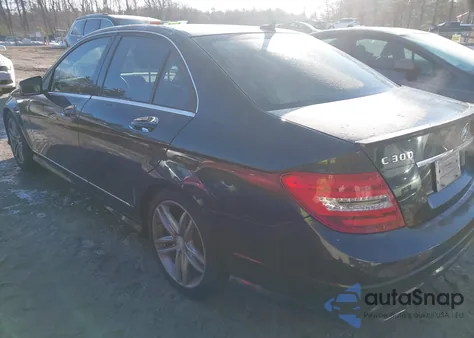 2012 Mercedes-Benz C 300 Luxury 4Matic/Sport 4Matic из США, поврежденный, VIN WDDGF8BB4CA612099